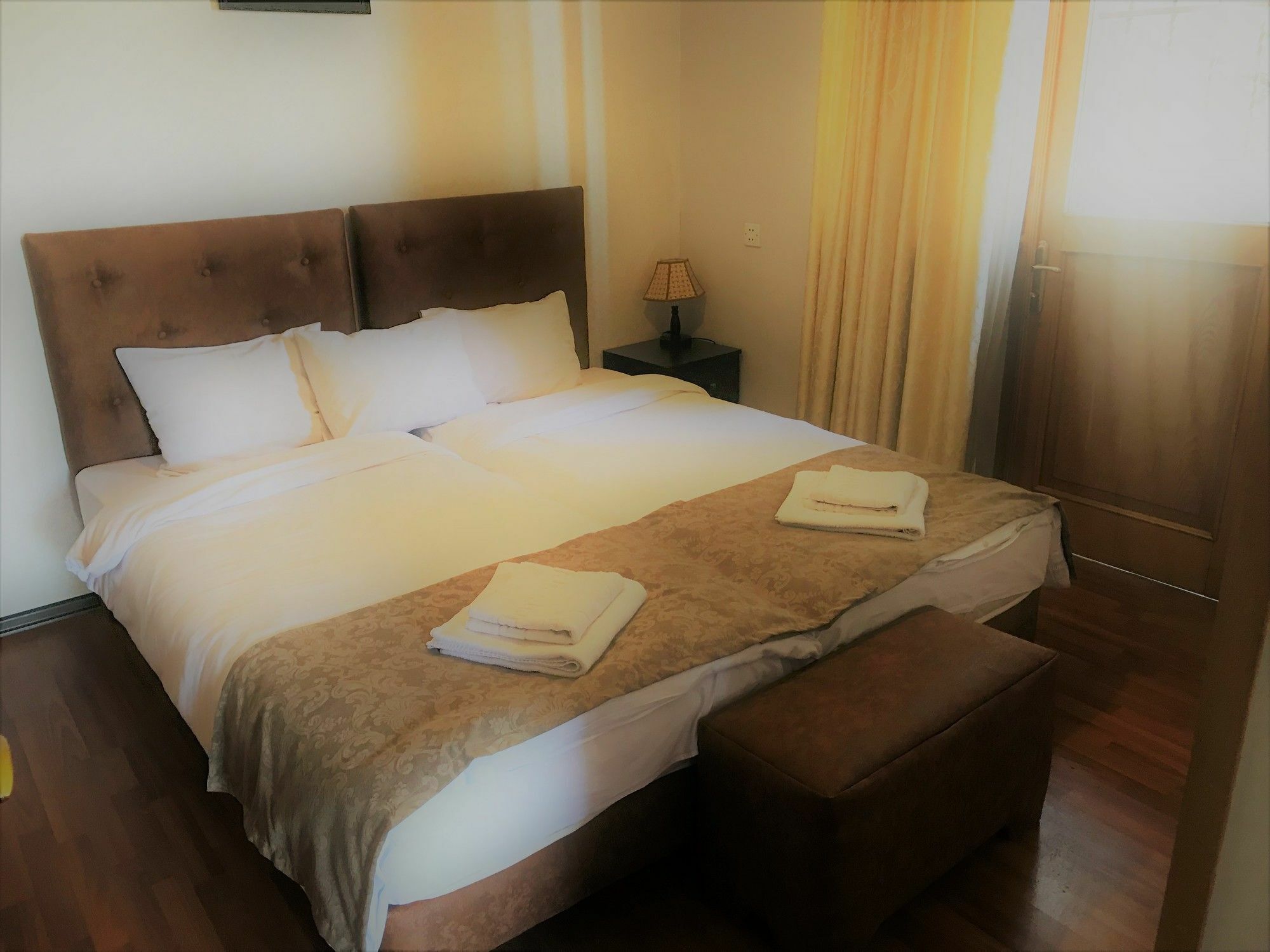 Valeria Hotel Тбилиси Экстерьер фото